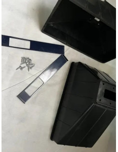 Бункера пластиковые с задвижками и шурупами для зернодробилки - фото